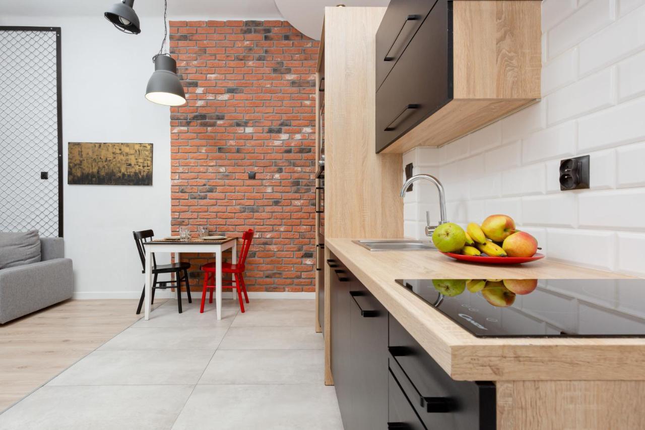 Downtown Studio Apartment Poznanska By Renters Варшава Екстер'єр фото